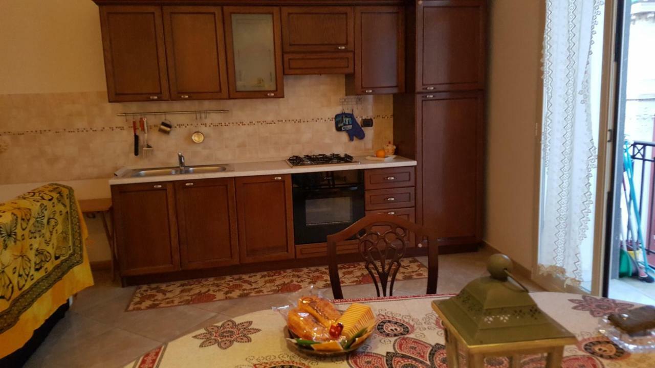 Una Casetta Al Centro Di Napoli מראה חיצוני תמונה